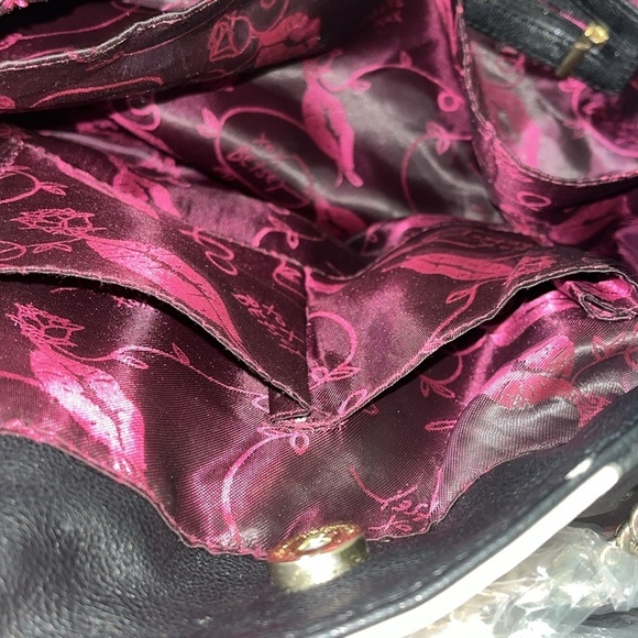 Betsey Johnson Black/White Striped Tote Bag with Chain Handles - Picture 5 of 12